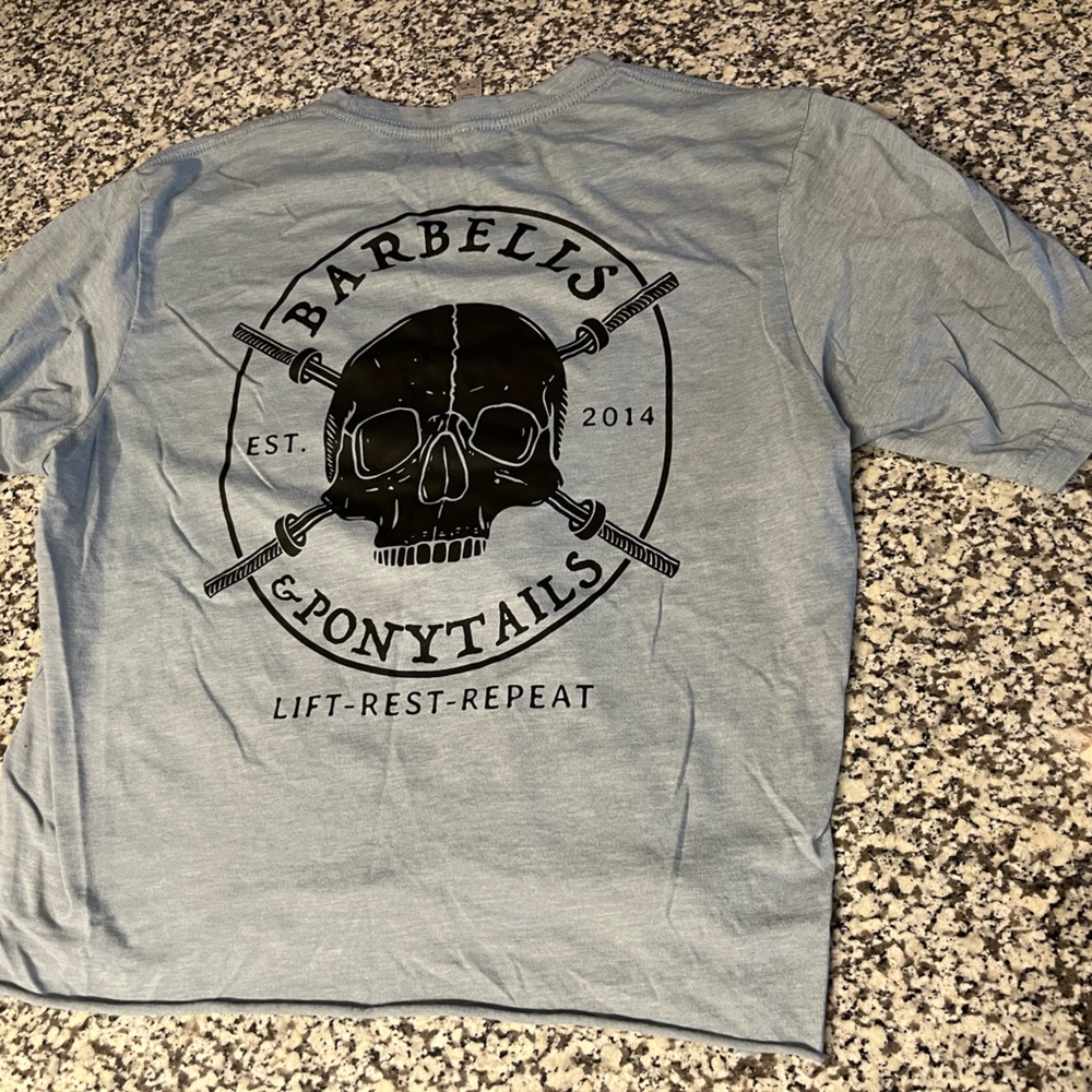Women’s Athletic Crop - Picture 2 of 3